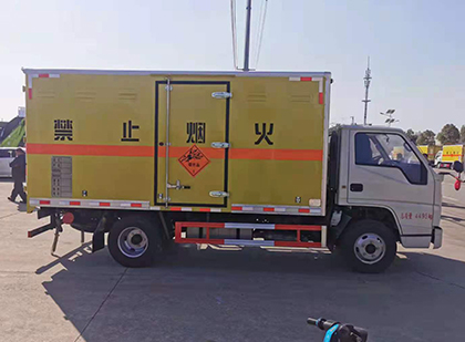 沐川爆破器材运输车